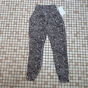 Athleta Patterned Salutation Texxtured Joggers XS NWT